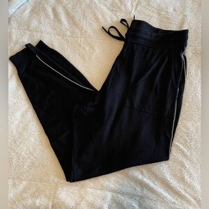 Diamond Lined Black Jogger Sweatpants